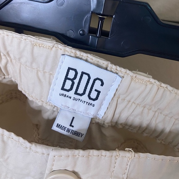 Urban Outfitters BDG Tan Cargo Shorts - Picture 6 of 8